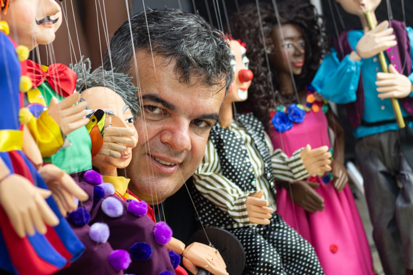 Abraão junto com as marioenetes